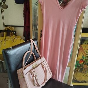 Elegant Pink V-Neck Dress